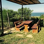 вила калифорния Къща за гости